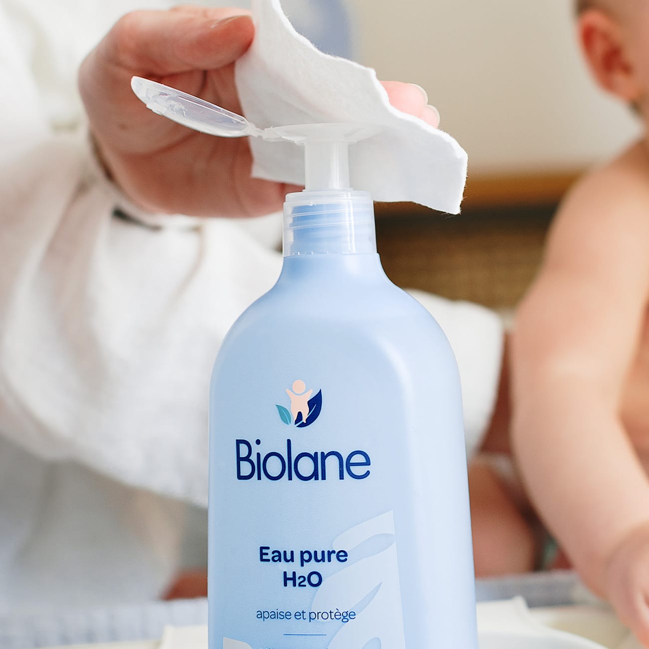 biolane-eau-pure-h2o-reinigungswasser-eco-nachf-llung-750-ml image 3